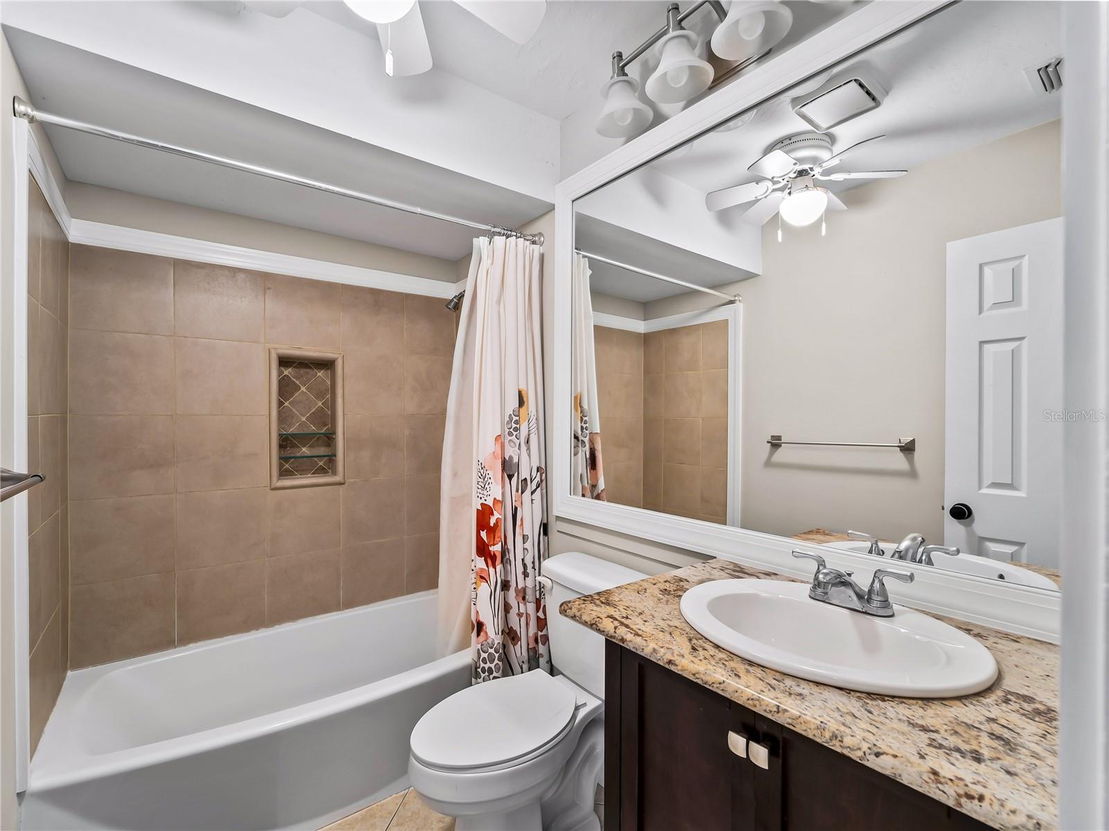 Image 11 of 41 For 4668 Oak Hill Lane 40