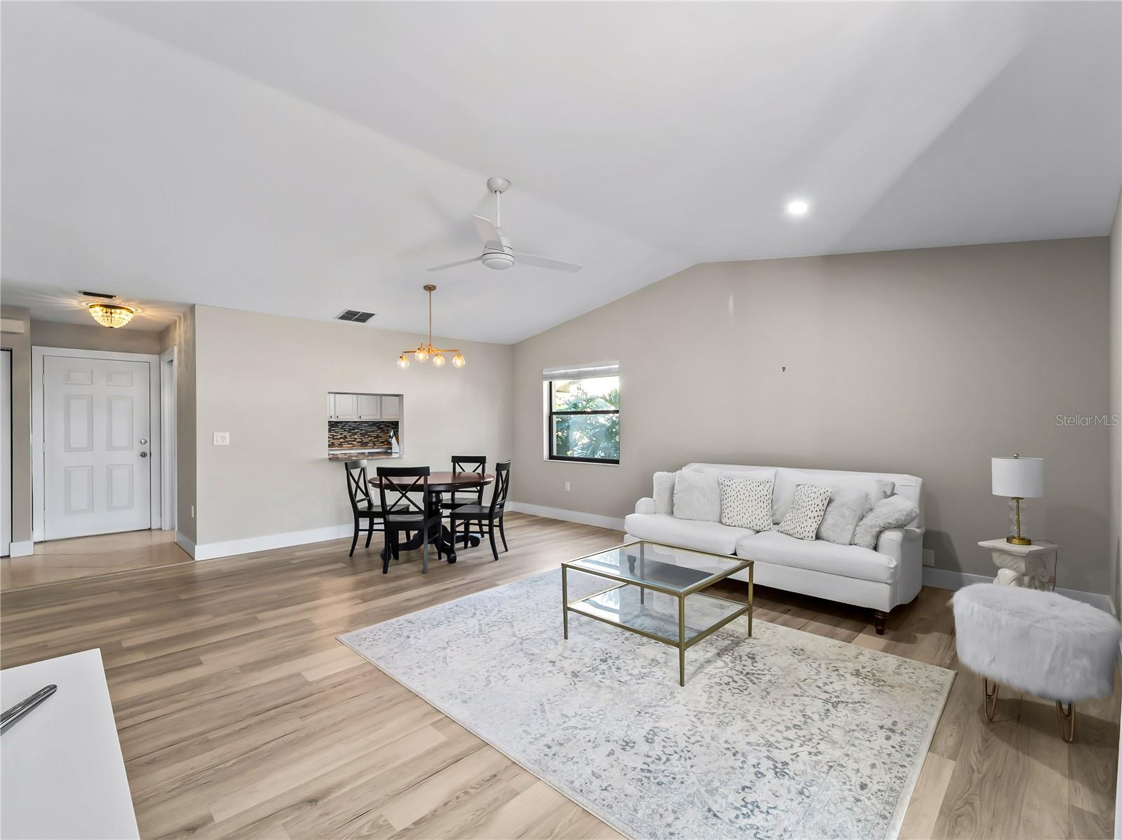 Image 18 of 41 For 4668 Oak Hill Lane 40