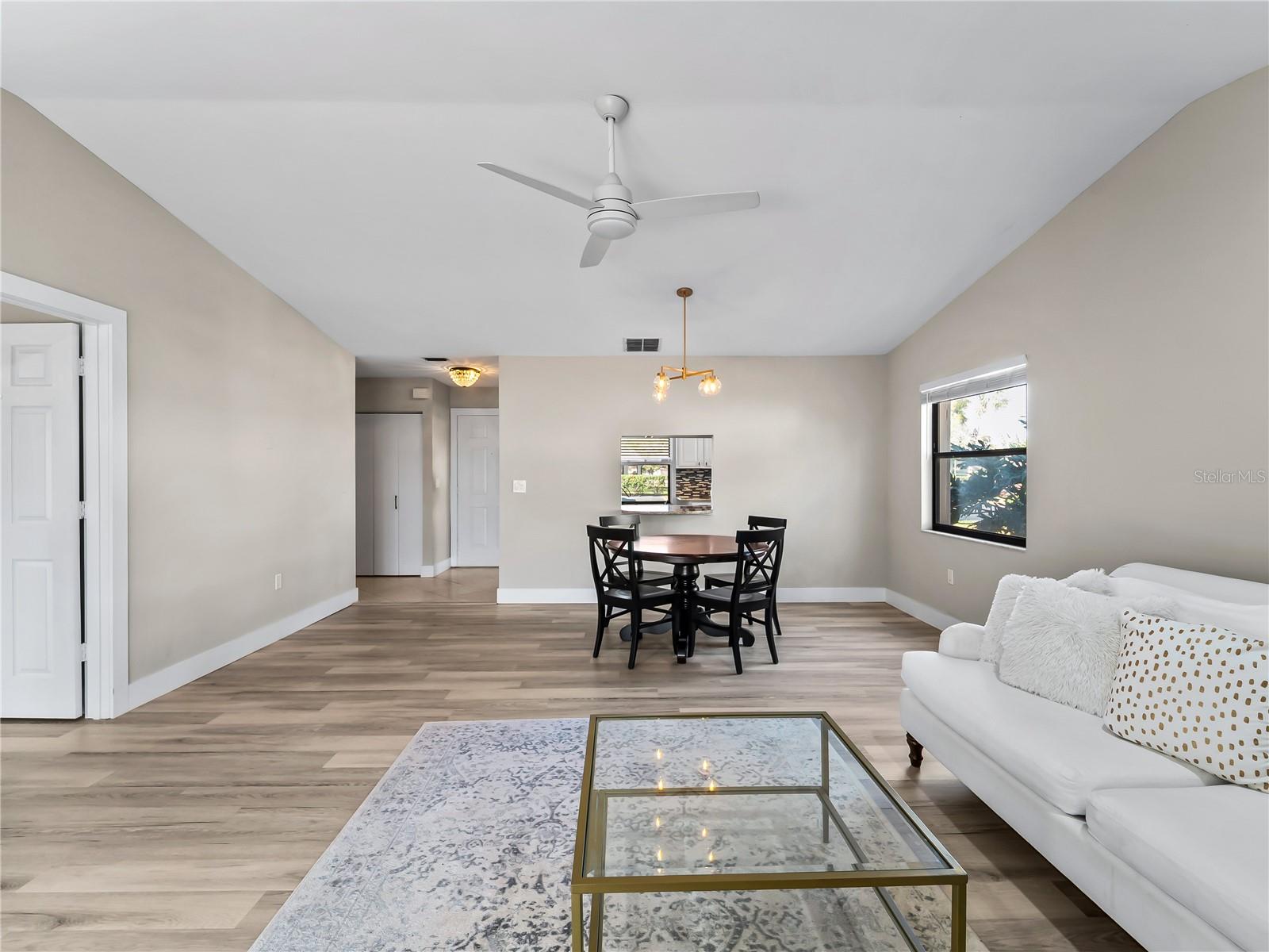 Image 19 of 41 For 4668 Oak Hill Lane 40