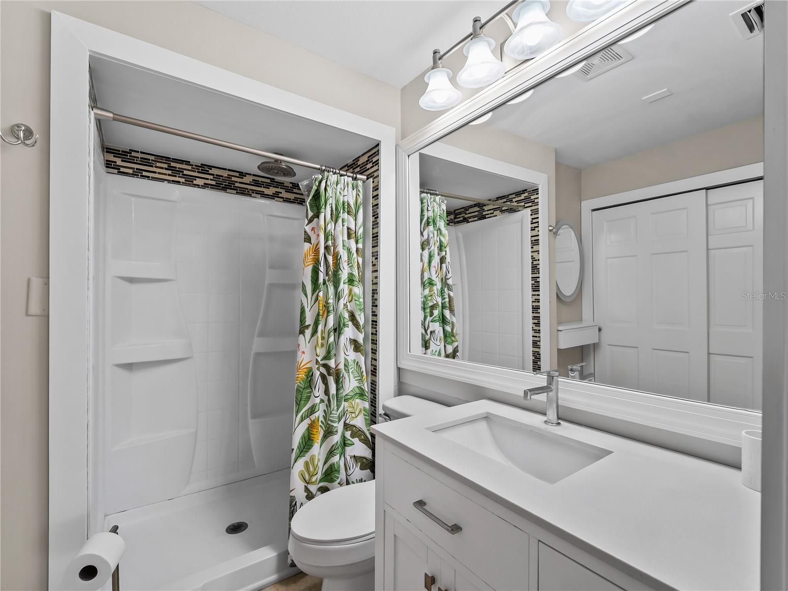 Image 24 of 41 For 4668 Oak Hill Lane 40