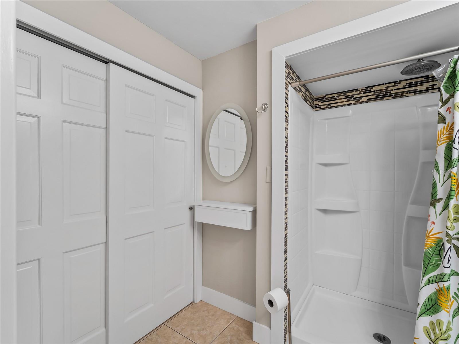 Image 25 of 41 For 4668 Oak Hill Lane 40