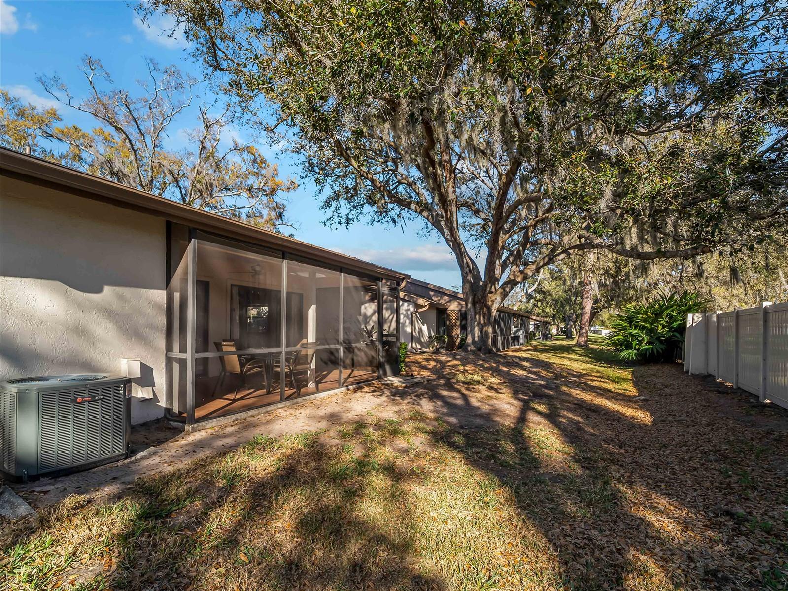 Image 32 of 41 For 4668 Oak Hill Lane 40