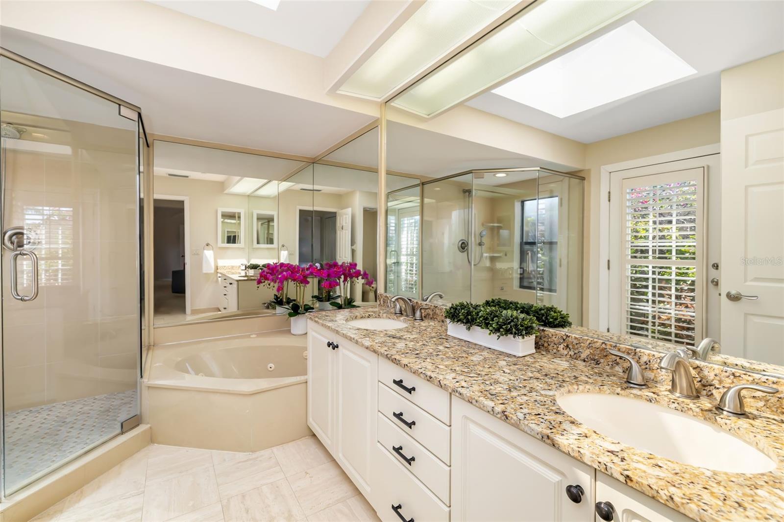 Image 24 of 98 For 2326 Harbour Oaks Drive