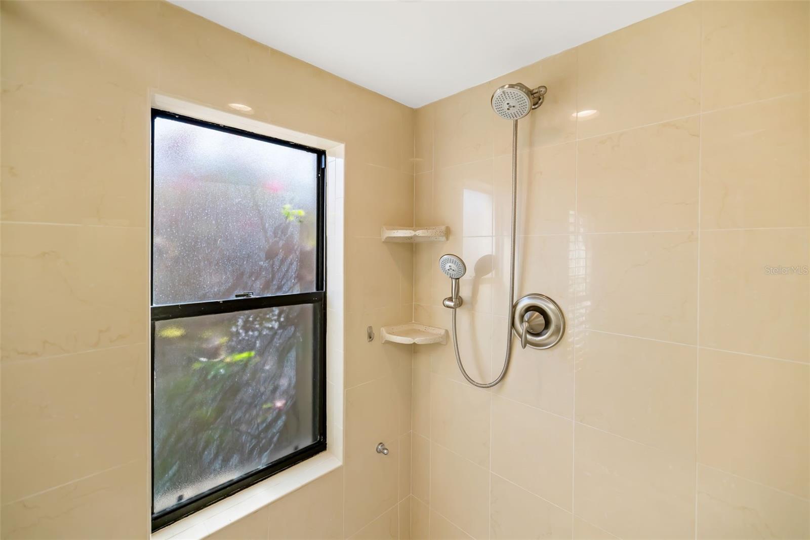 Image 28 of 98 For 2326 Harbour Oaks Drive