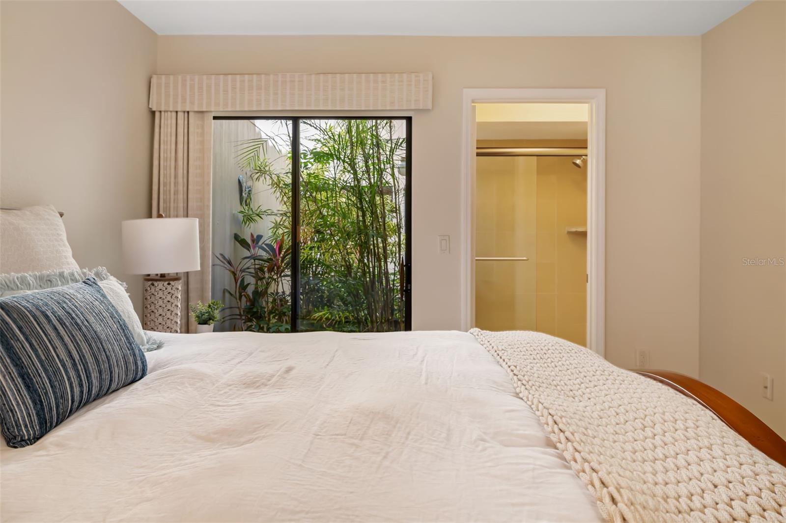 Image 37 of 98 For 2326 Harbour Oaks Drive