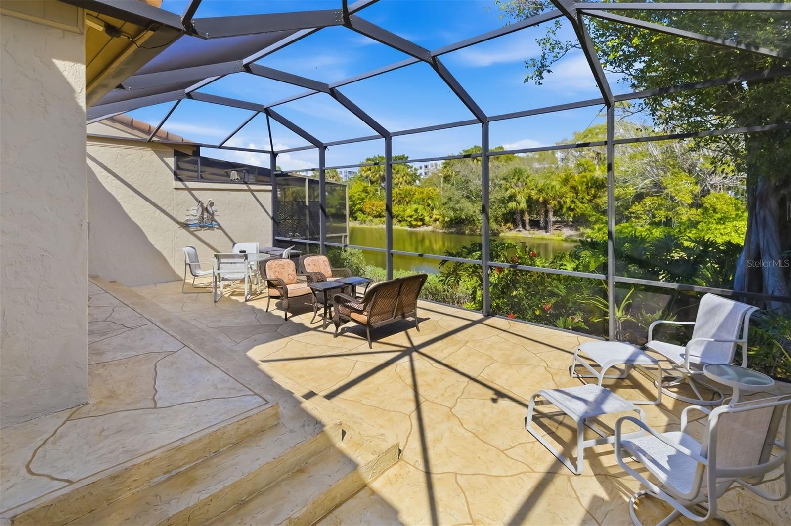 Image 43 of 98 For 2326 Harbour Oaks Drive