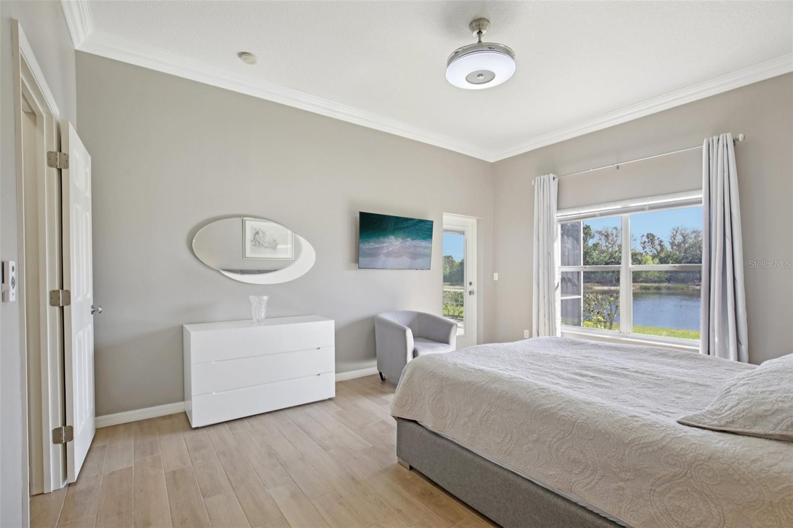 Image 22 of 43 For 5260 Highbury Circle