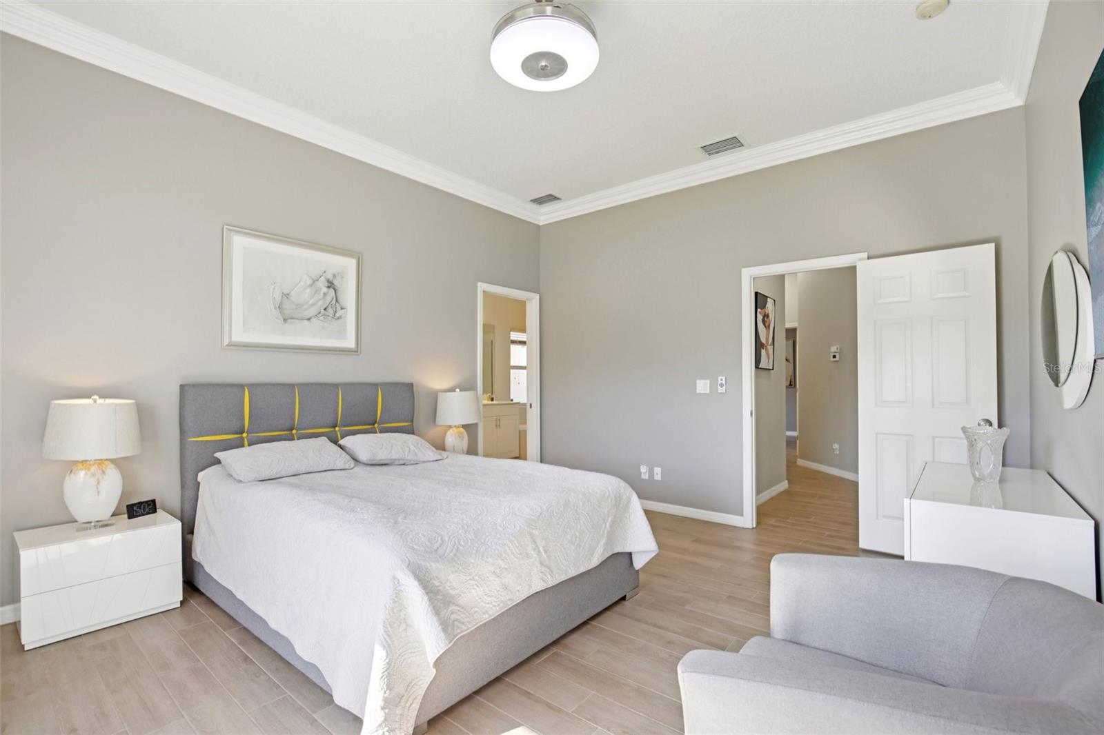 Image 23 of 43 For 5260 Highbury Circle