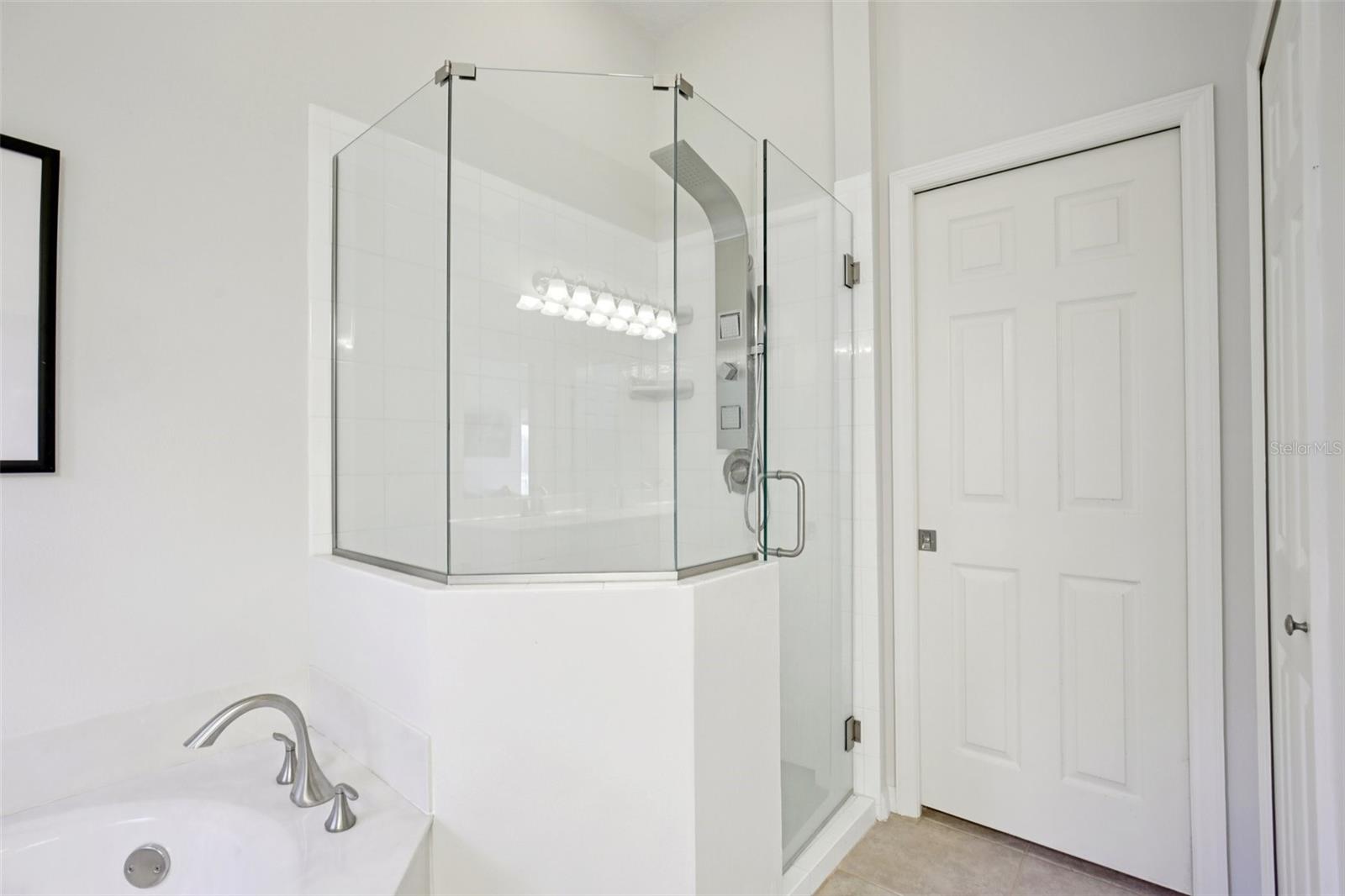 Image 25 of 43 For 5260 Highbury Circle