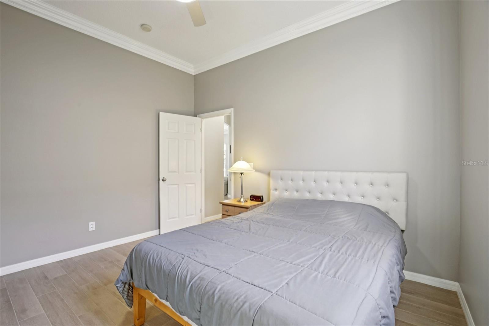 Image 28 of 43 For 5260 Highbury Circle