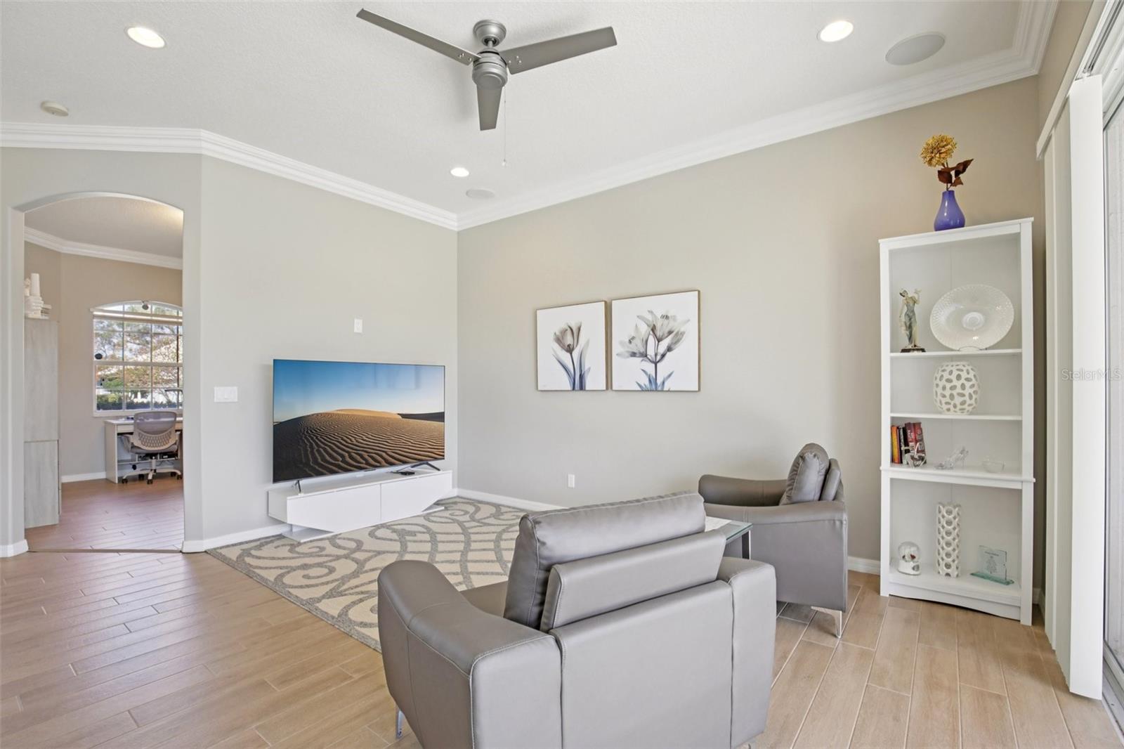 Image 9 of 43 For 5260 Highbury Circle