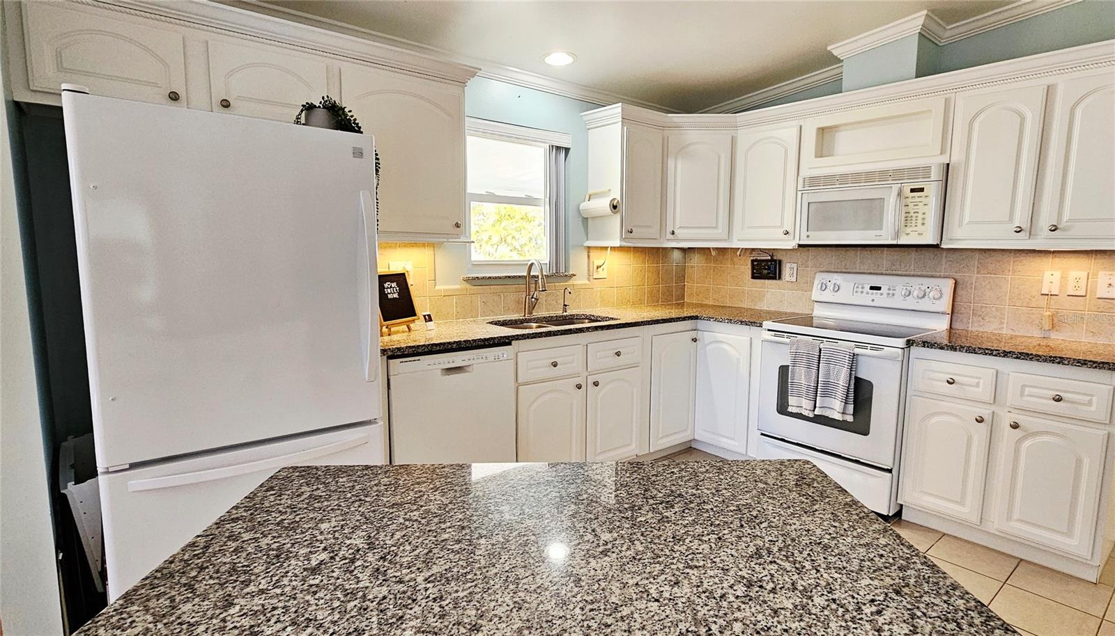 Image 14 of 28 For 140 Southwinds Drive