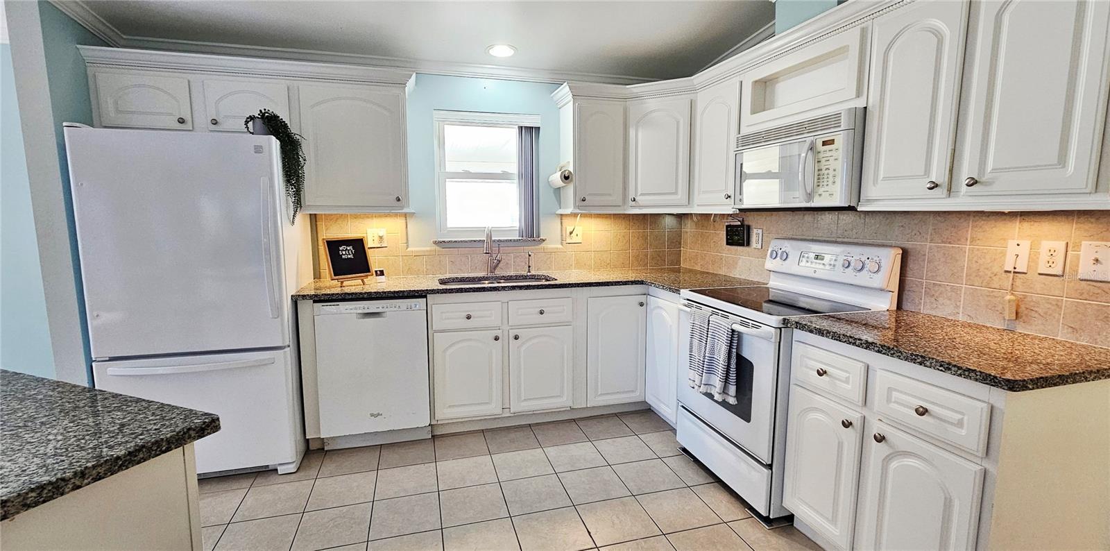 Image 17 of 28 For 140 Southwinds Drive