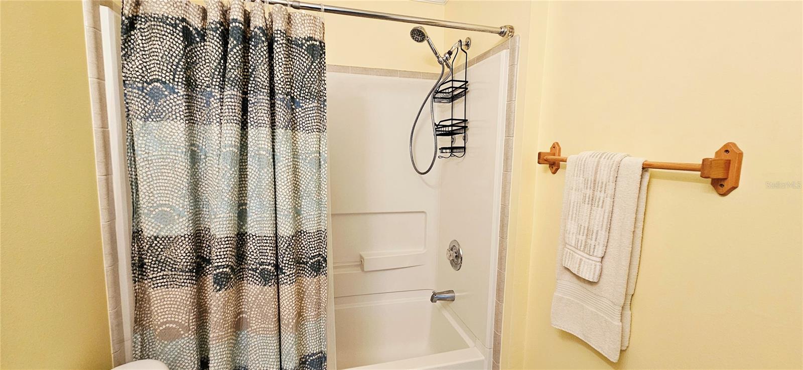 Image 7 of 28 For 140 Southwinds Drive