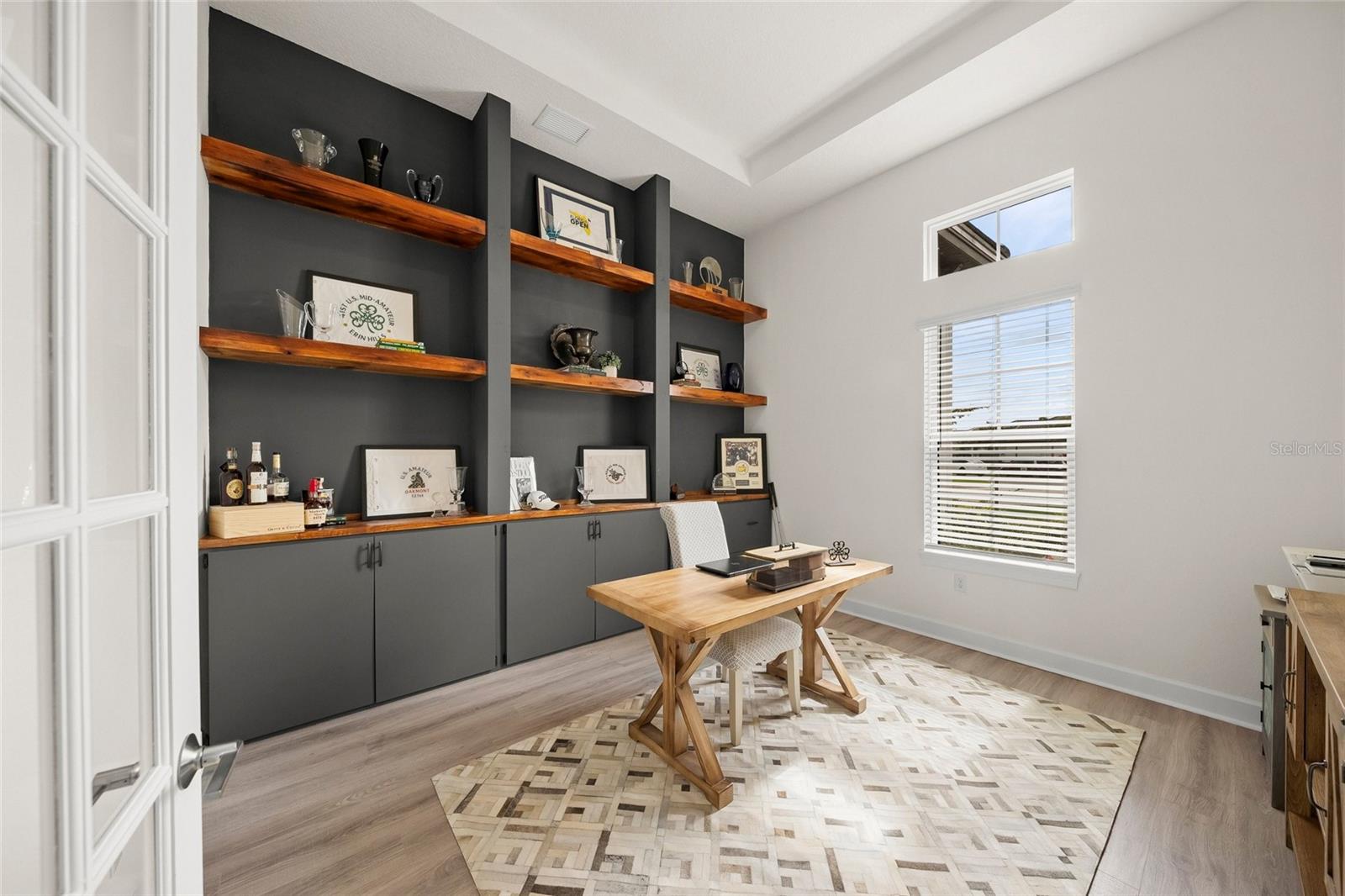 Image 30 of 100 For 15219 Derna Terrace