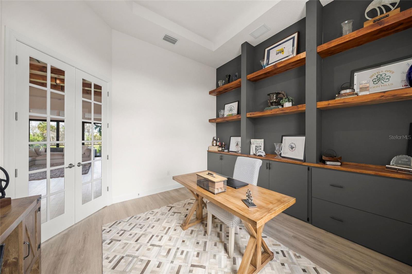 Image 31 of 100 For 15219 Derna Terrace