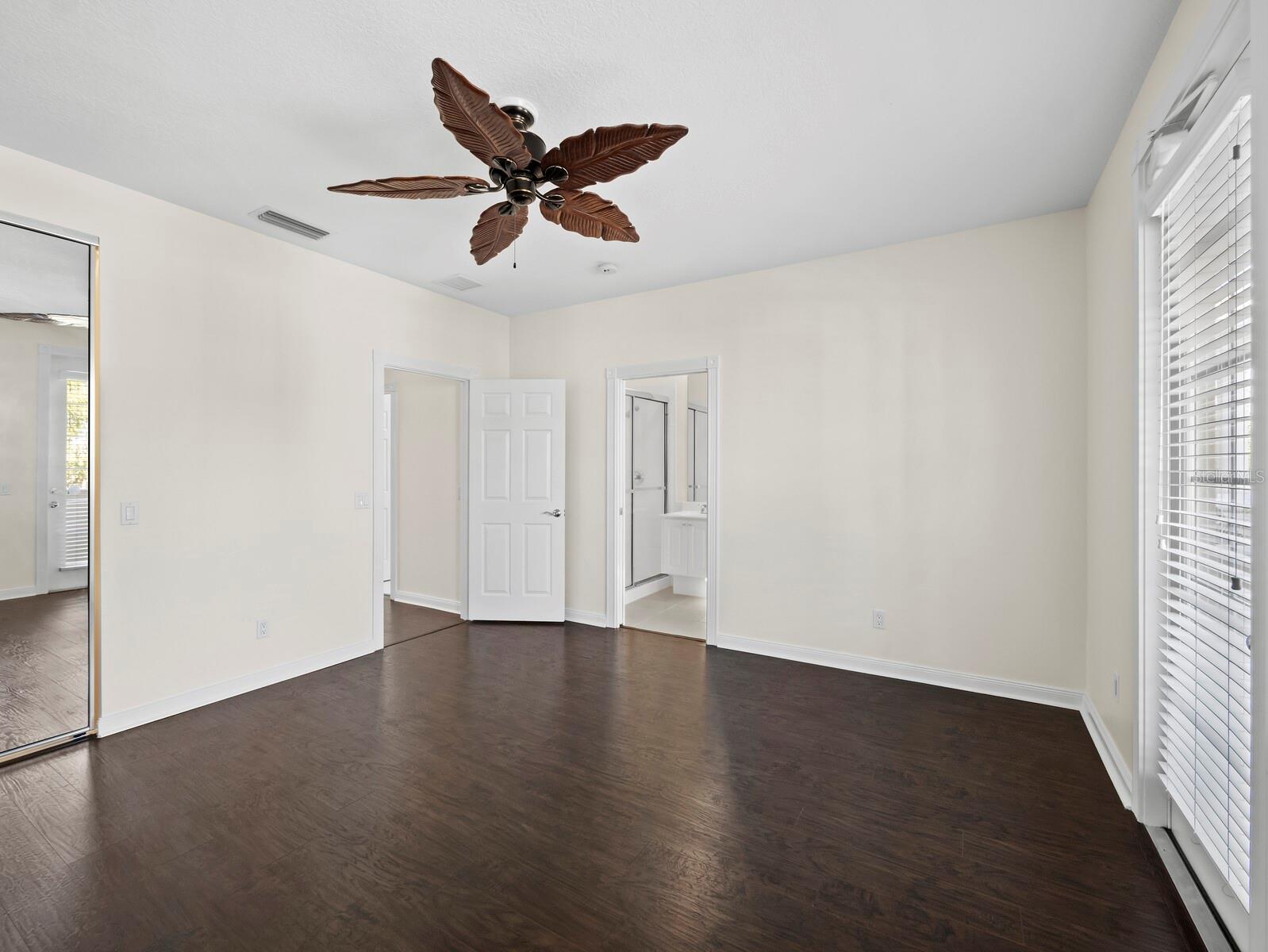 Image 22 of 43 For 7811 Bergamo Avenue