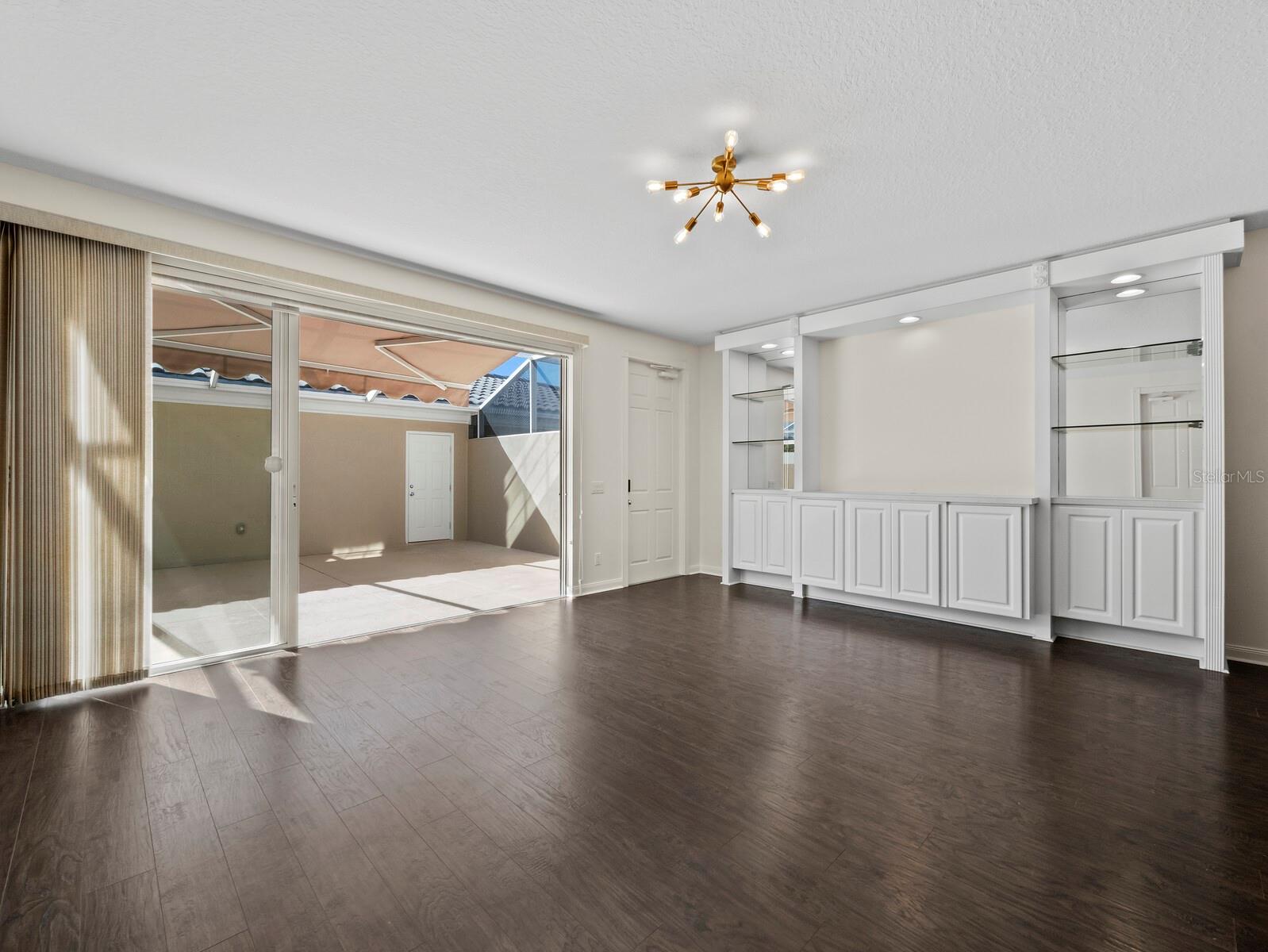 Image 3 of 43 For 7811 Bergamo Avenue