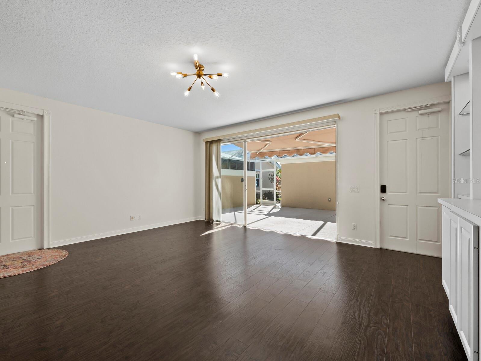 Image 4 of 43 For 7811 Bergamo Avenue