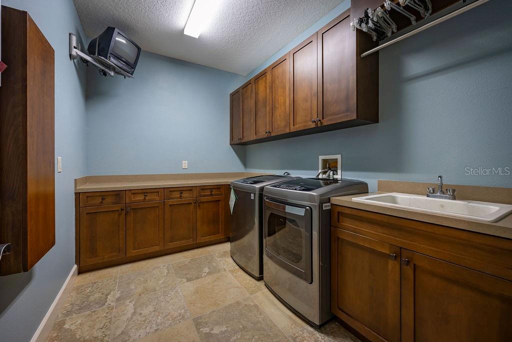 Image 44 of 61 For 17933 Patterson Road