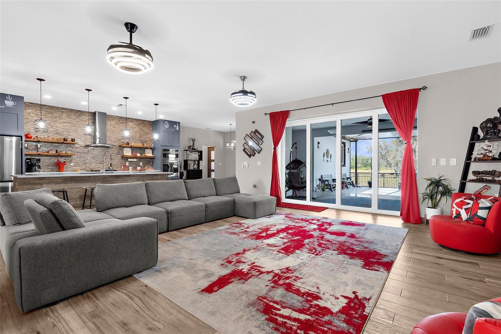 Image 18 of 47 For 1116 406th Court E