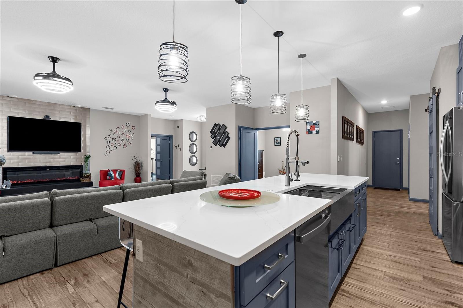 Image 23 of 47 For 1116 406th Court E