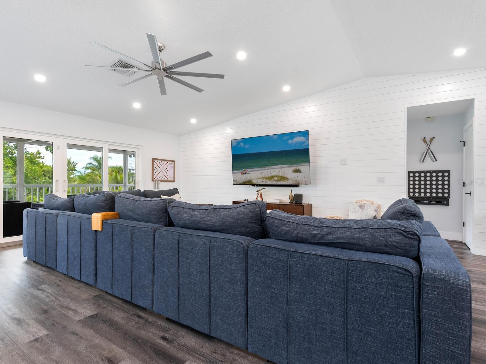 Image 11 of 68 For 501 Norton Street