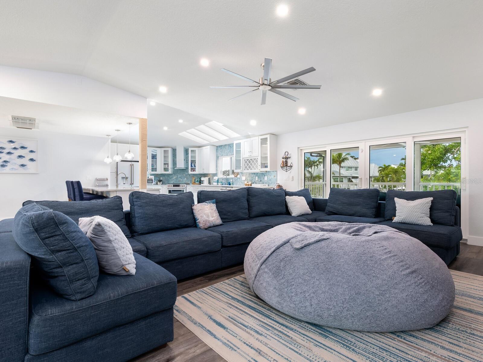 Image 12 of 68 For 501 Norton Street