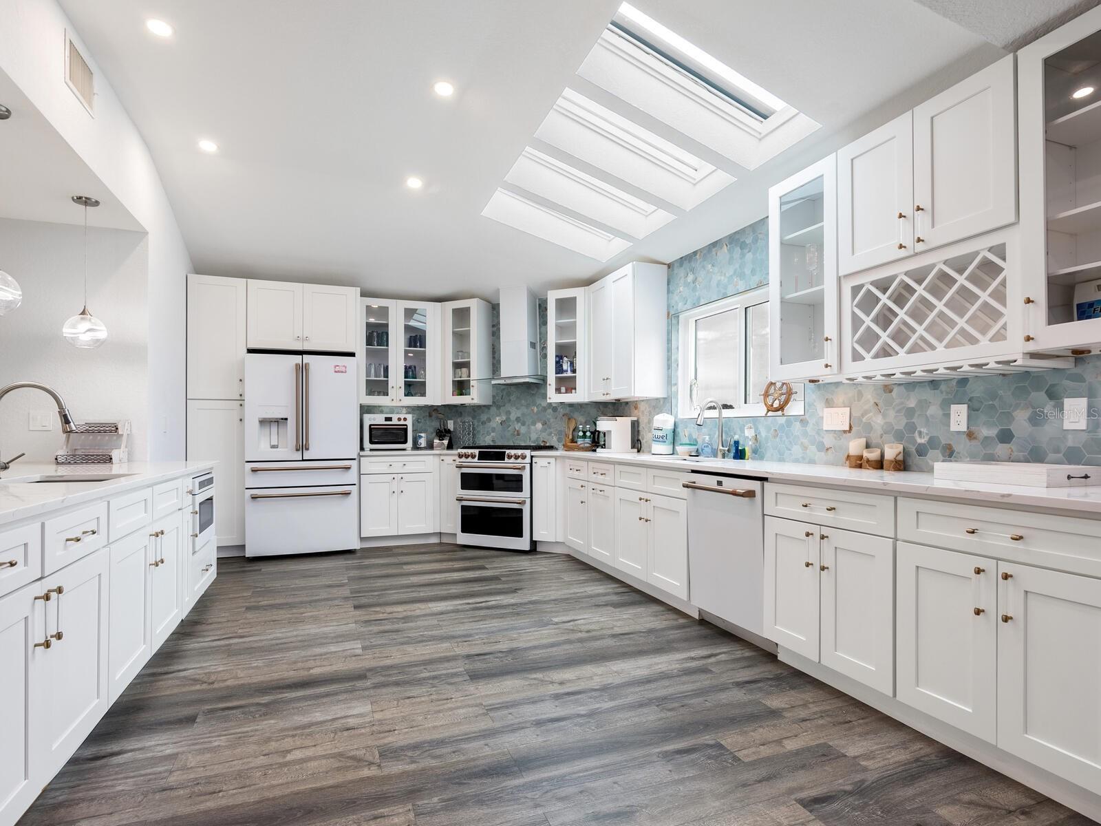 Image 13 of 68 For 501 Norton Street