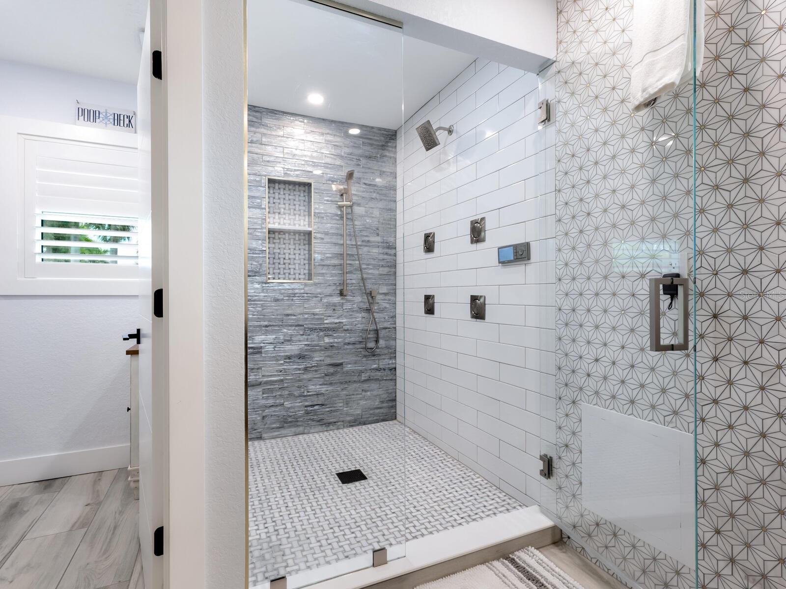 Image 23 of 68 For 501 Norton Street