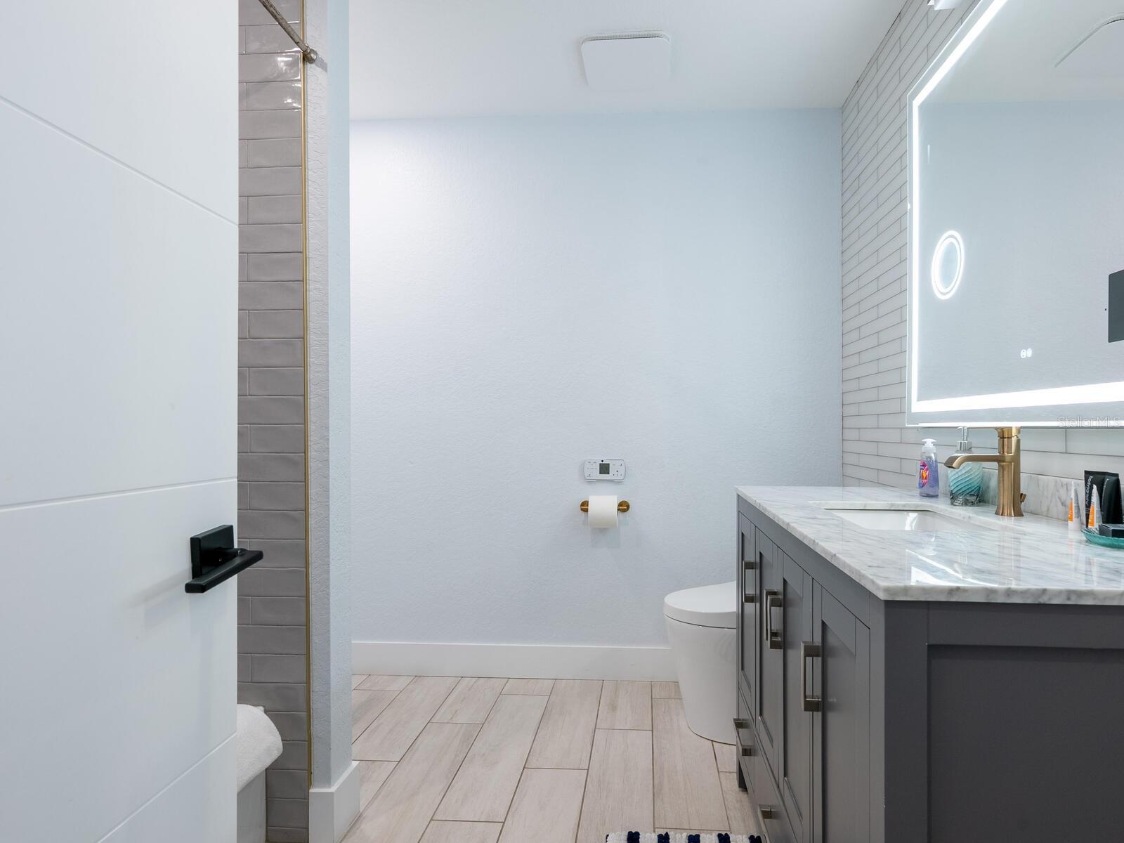 Image 28 of 68 For 501 Norton Street