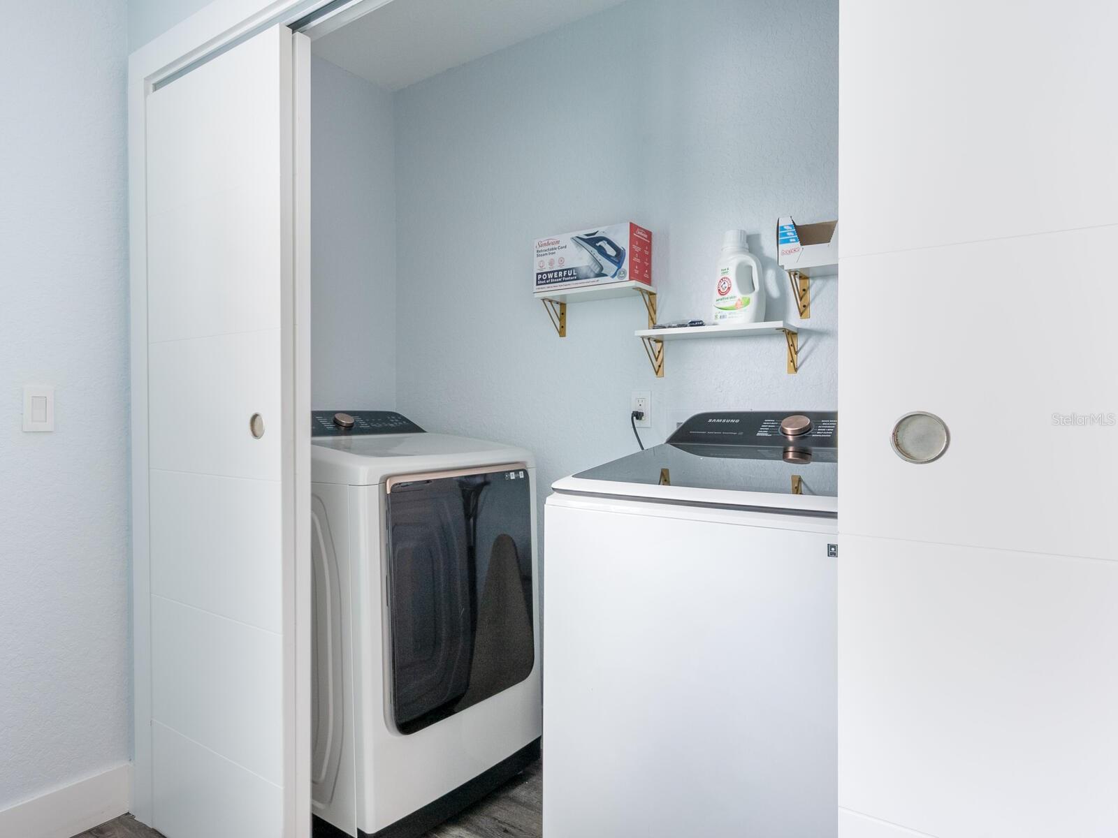 Image 32 of 68 For 501 Norton Street