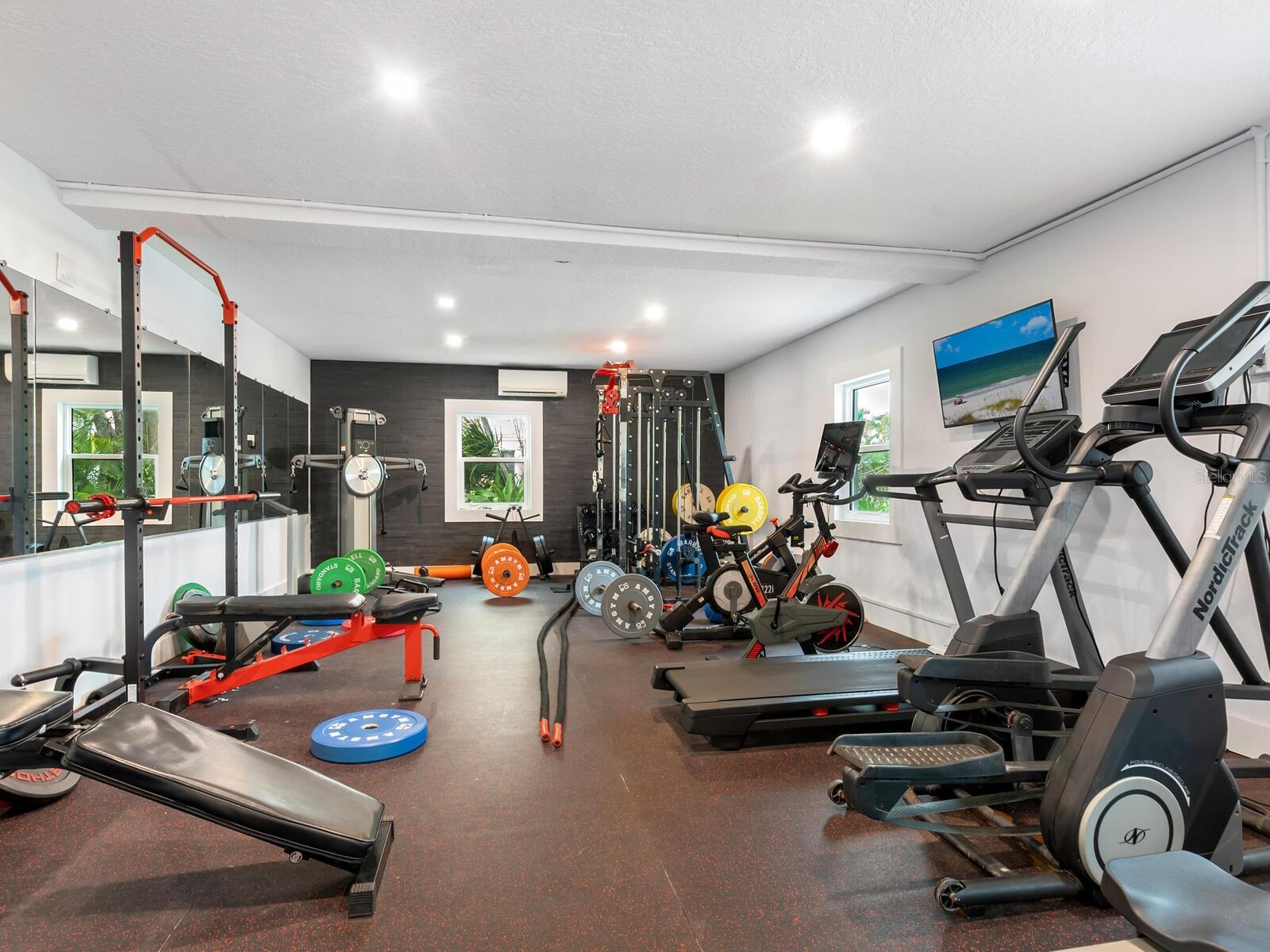 Image 37 of 68 For 501 Norton Street