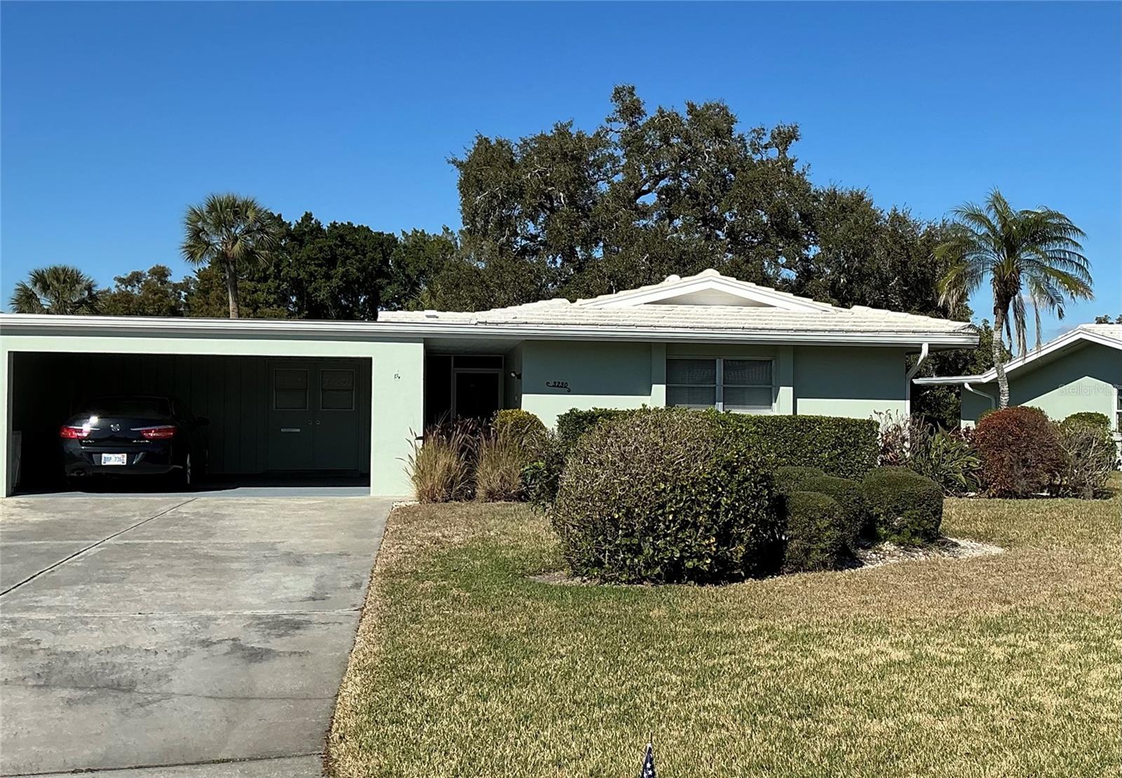 Image 10 of 21 For 3230 Village Green Drive 1032