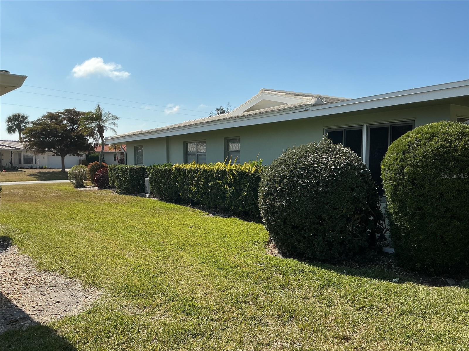 Image 3 of 21 For 3230 Village Green Drive 1032