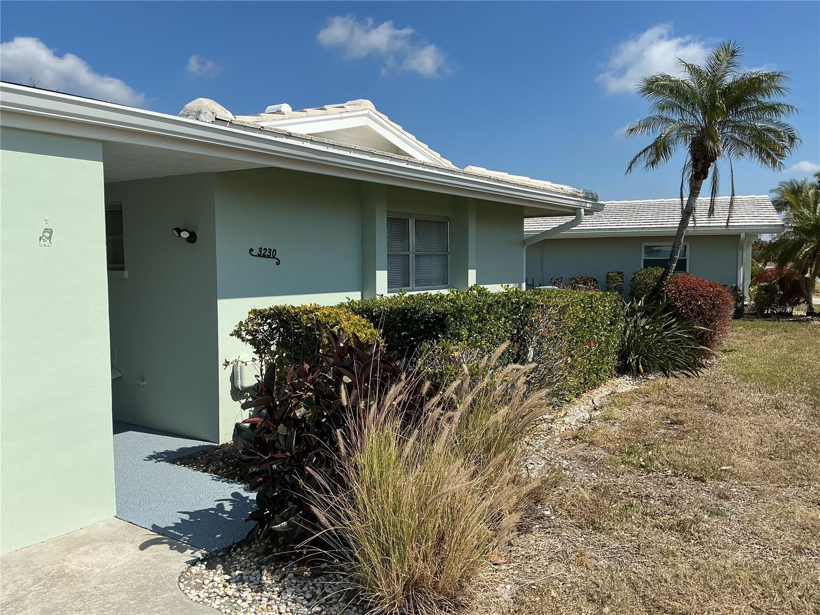 Image 4 of 21 For 3230 Village Green Drive 1032