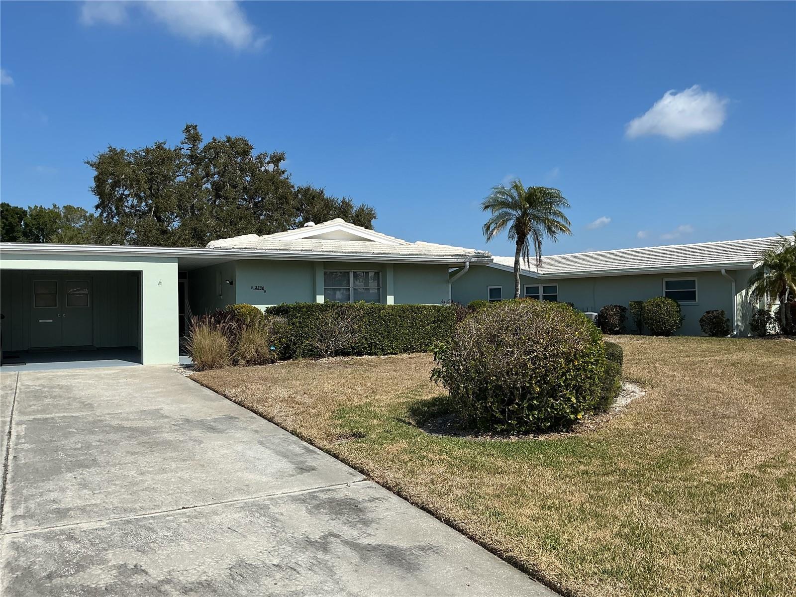 Image 5 of 21 For 3230 Village Green Drive 1032