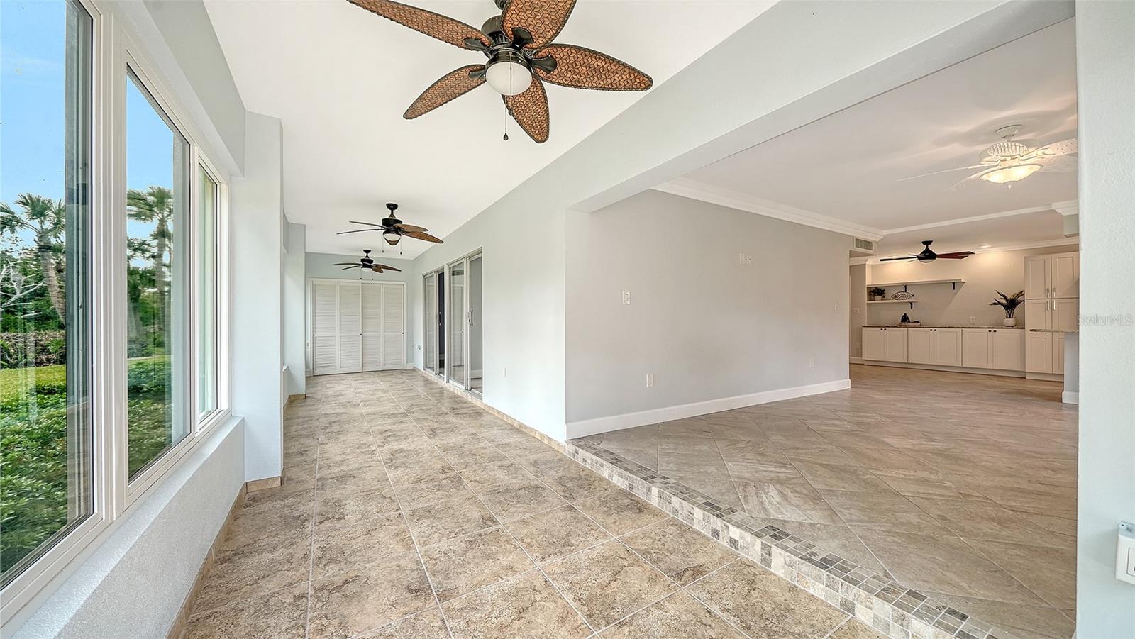 Listing photo id 15 for 225 Hourglass Way 106