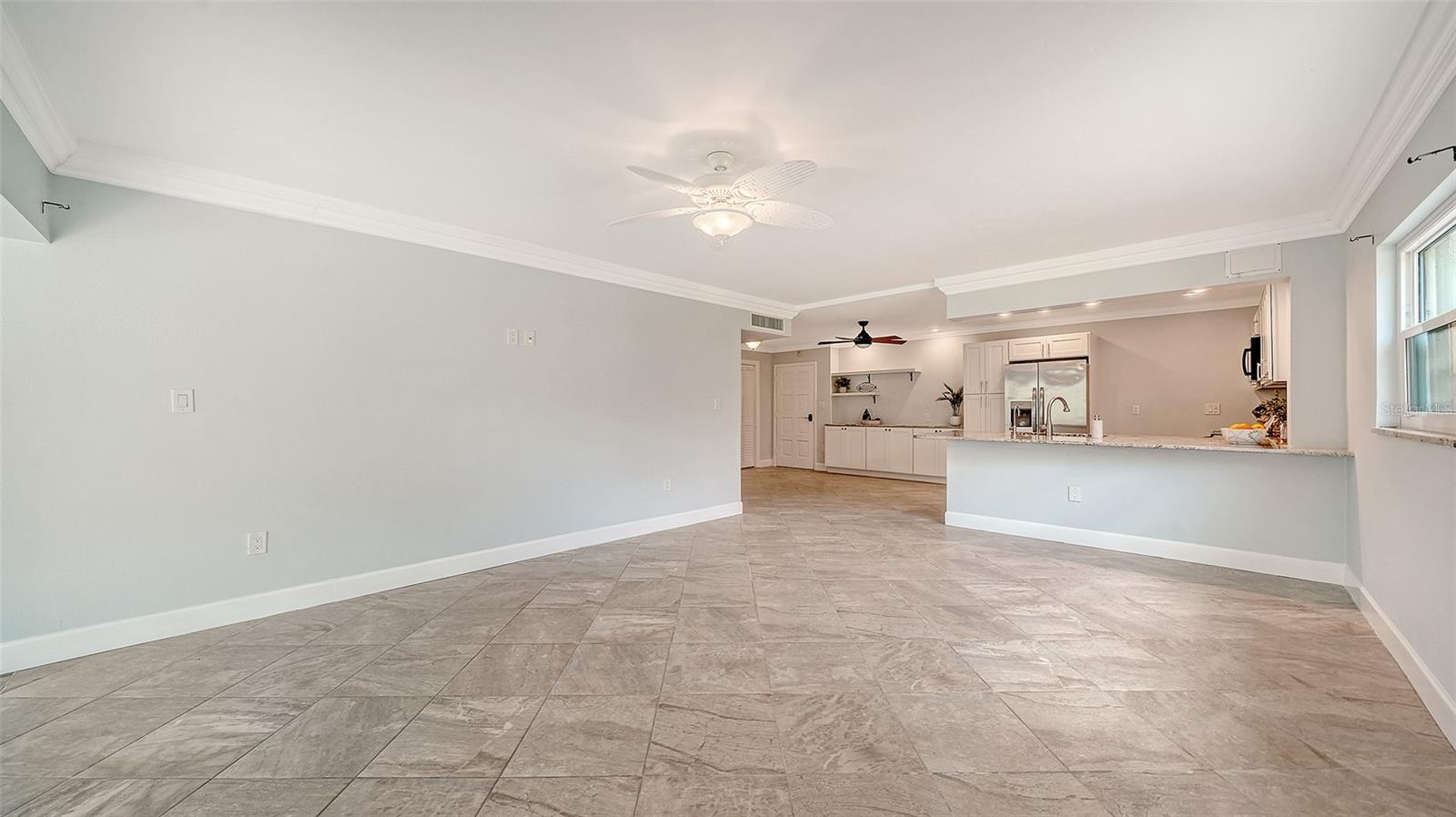 Listing photo id 17 for 225 Hourglass Way 106