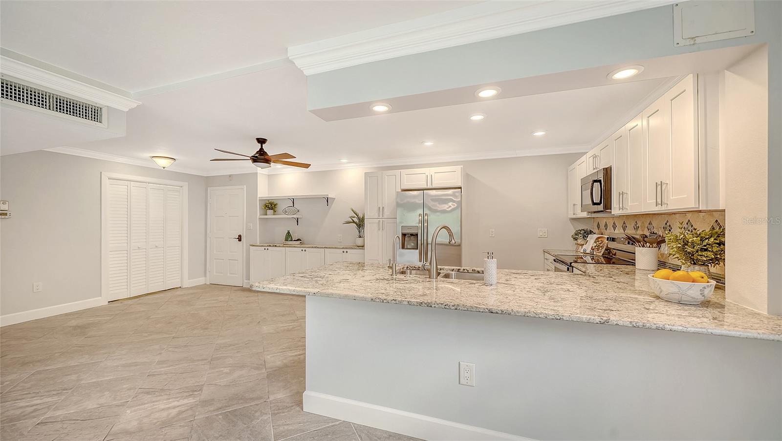 Listing photo id 19 for 225 Hourglass Way 106