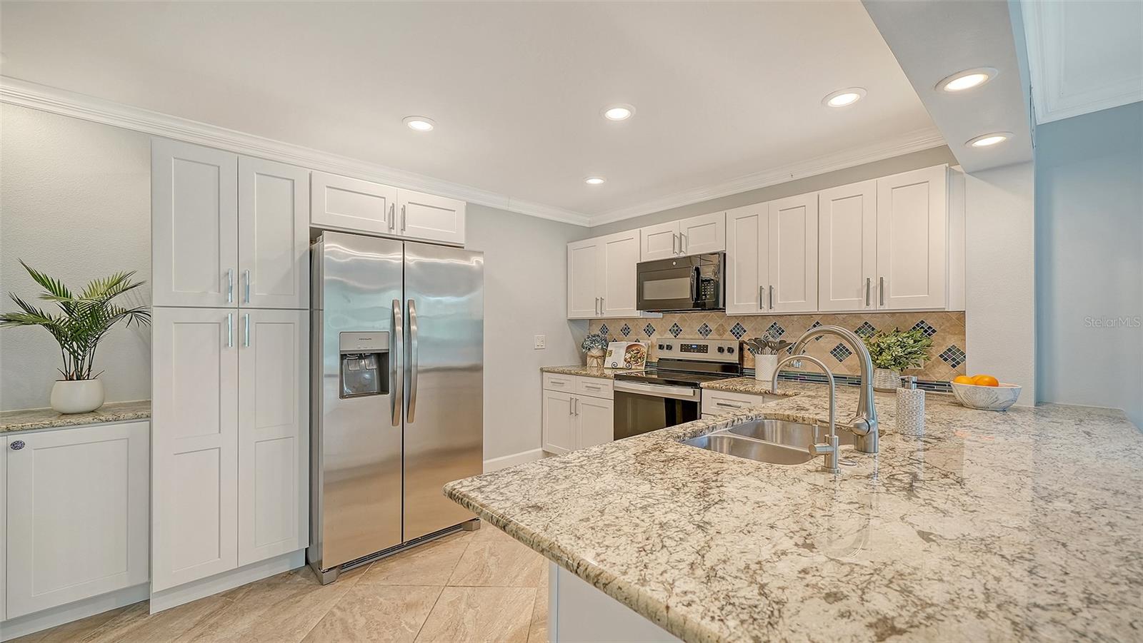 Listing photo id 20 for 225 Hourglass Way 106