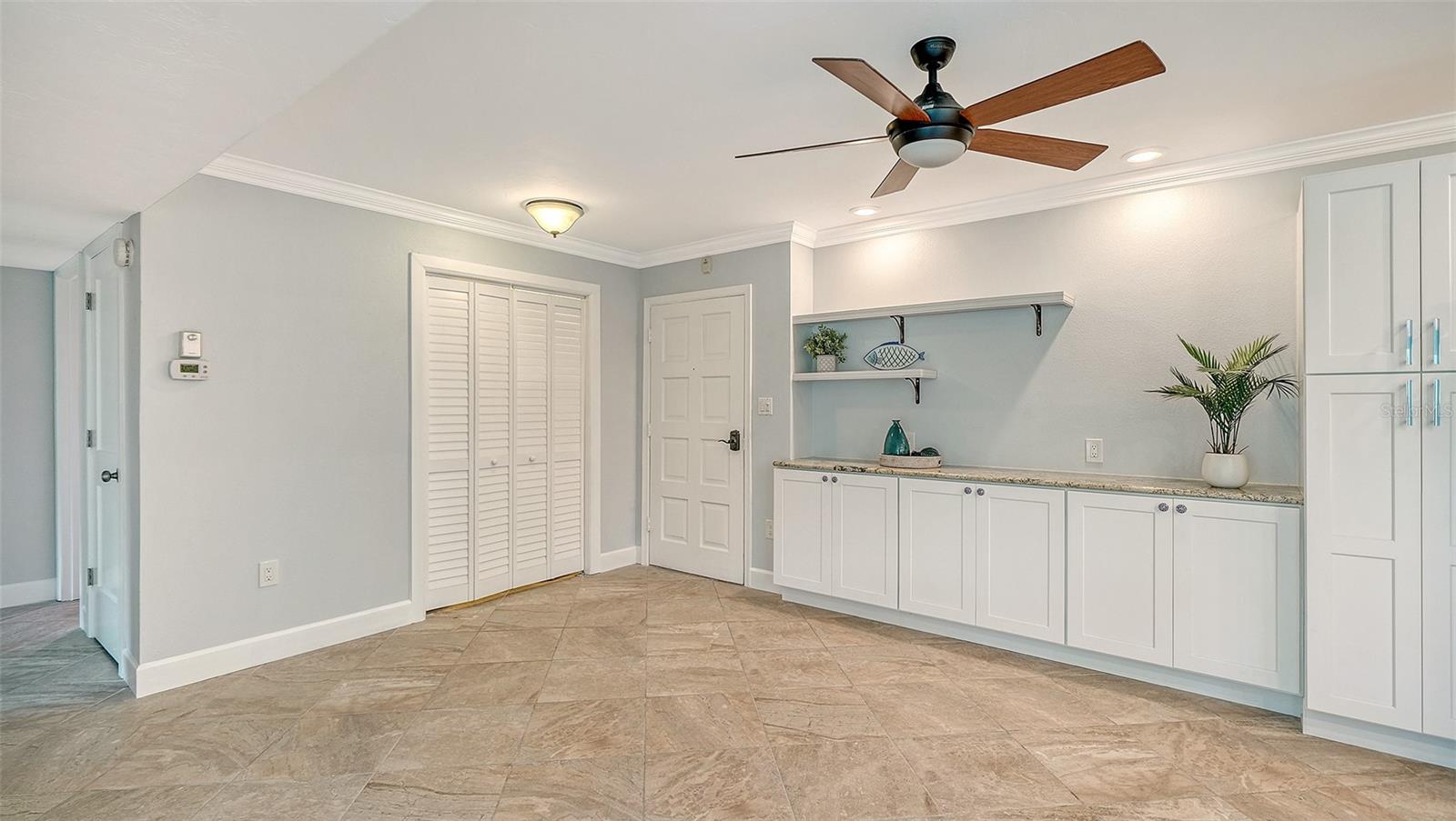 Listing photo id 23 for 225 Hourglass Way 106