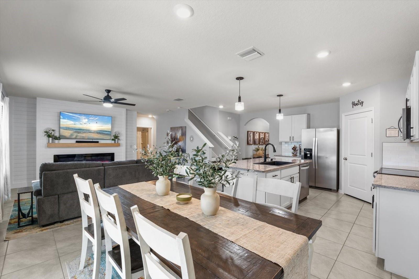 Image 3 of 71 For 5117 Sultana Cove