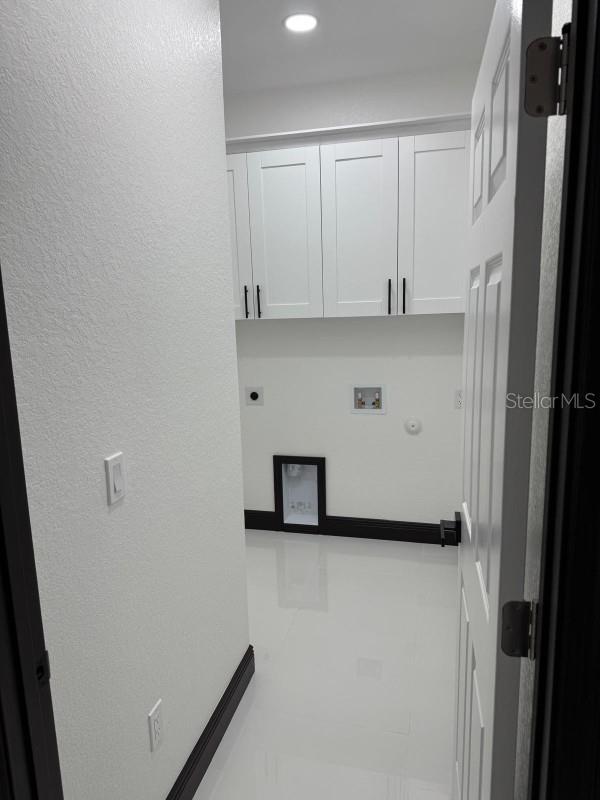 Image 18 of 24 For 4090 134th Place