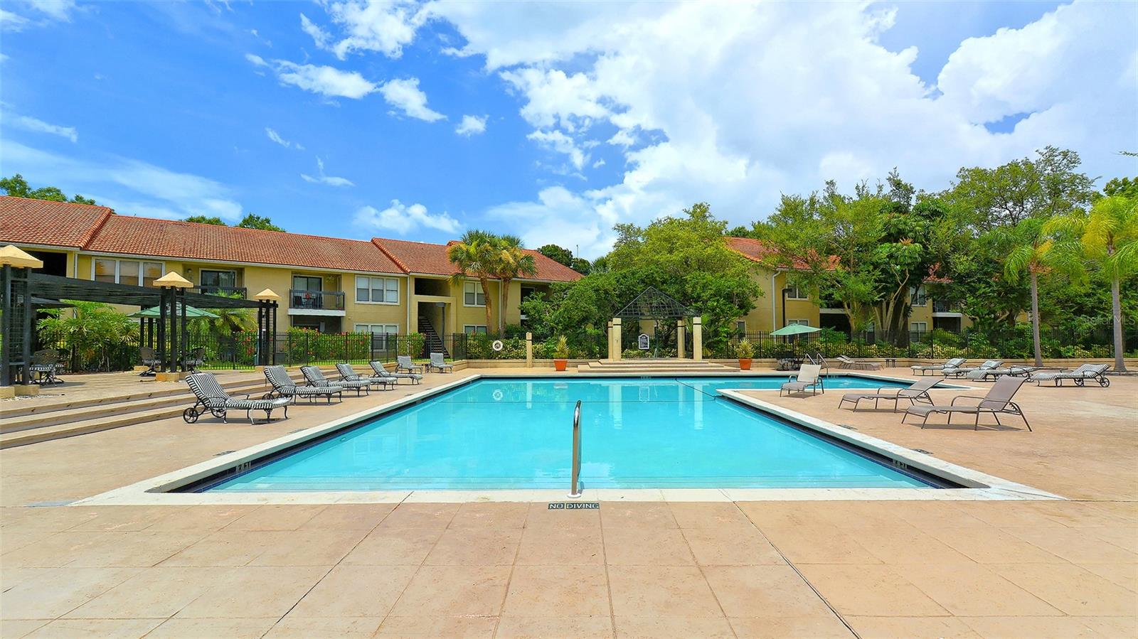 Image 40 of 98 For 4029 Crockers Lake Boulevard 1811