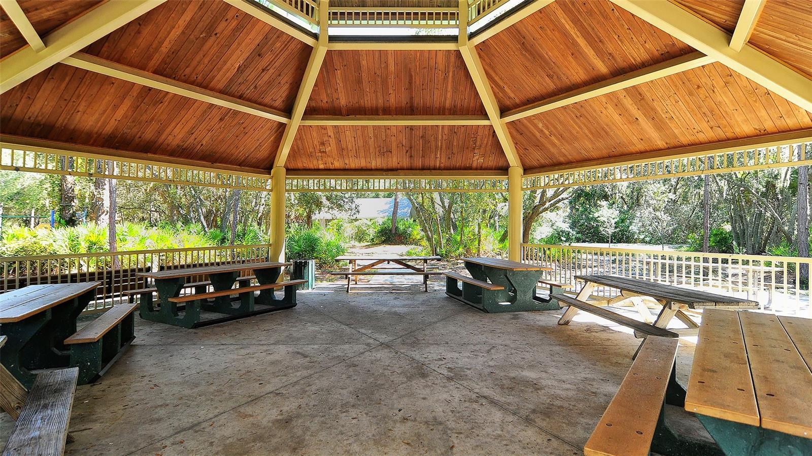 Image 52 of 98 For 4029 Crockers Lake Boulevard 1811