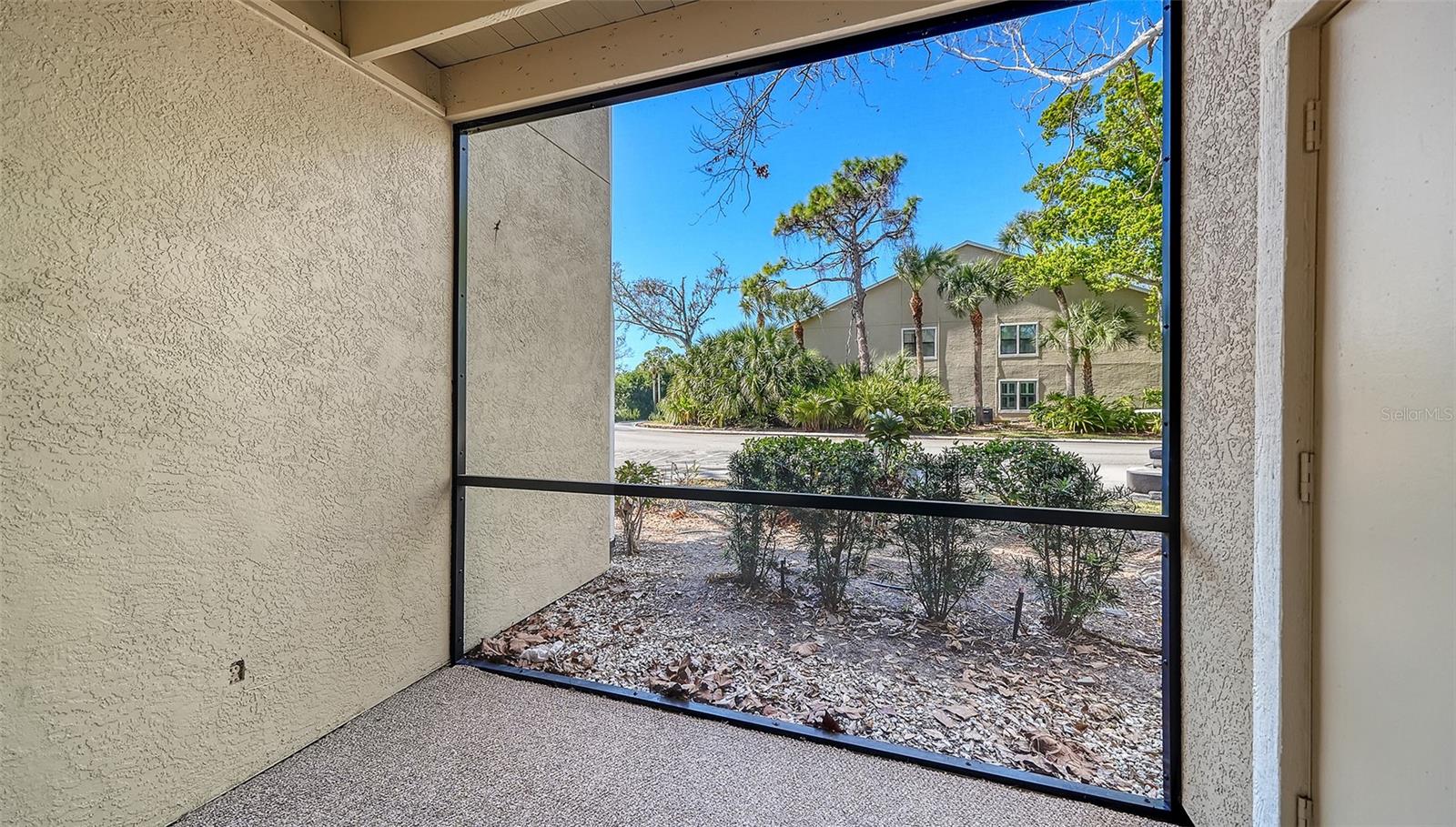 Image 6 of 98 For 4029 Crockers Lake Boulevard 1811