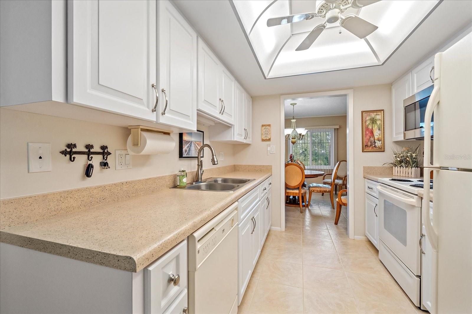 Image 14 of 41 For 3135 Glen Elyn Boulevard 13