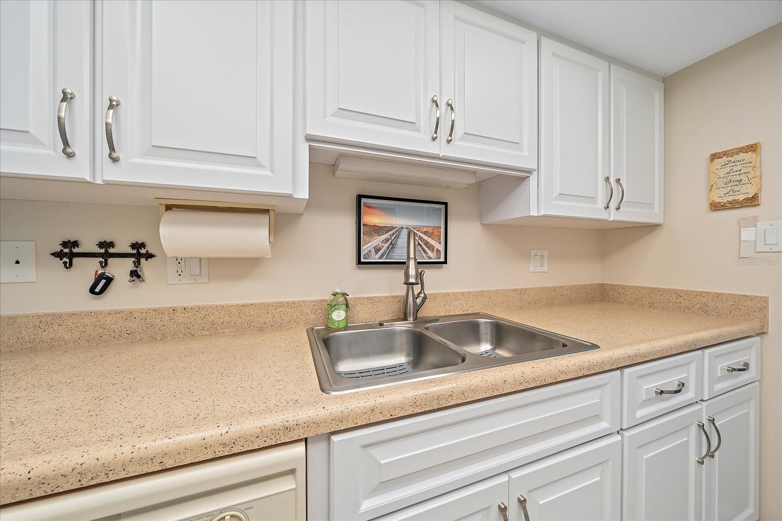 Image 16 of 41 For 3135 Glen Elyn Boulevard 13