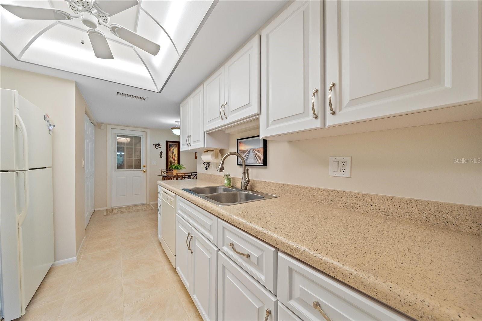 Image 17 of 41 For 3135 Glen Elyn Boulevard 13